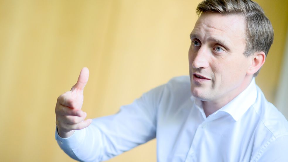 Im Gespräch: Sebastian Lechner, Vorsitzender der CDU-Fraktion im niedersächsischen Landtag und CDU-Landeschef. Foto: Julian Stratenschulte/dpa