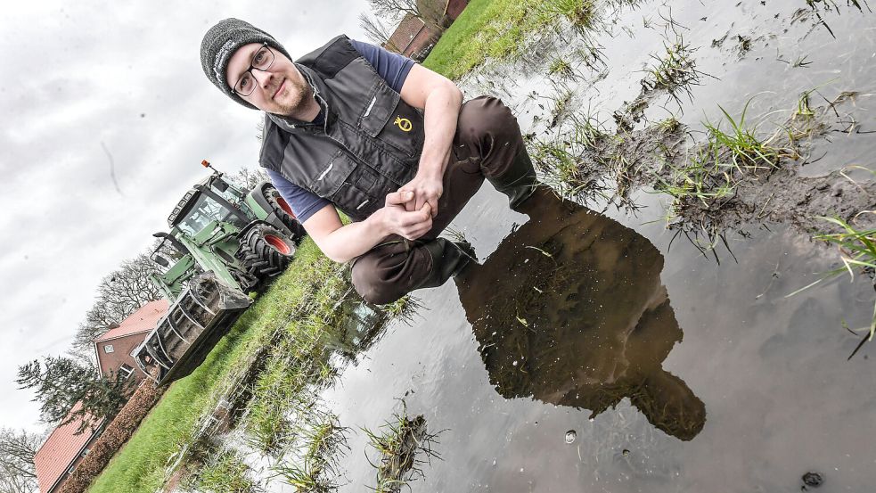 Auf den Feldern von Udo Haßbargen steht das Wasser. Foto: Ortgies