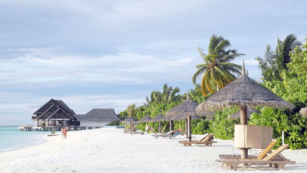 Auf den Malediven verbringen Pärchen besonders gern einen romantischen Urlaub. Foto: Michael Zehender/dpa-tmn