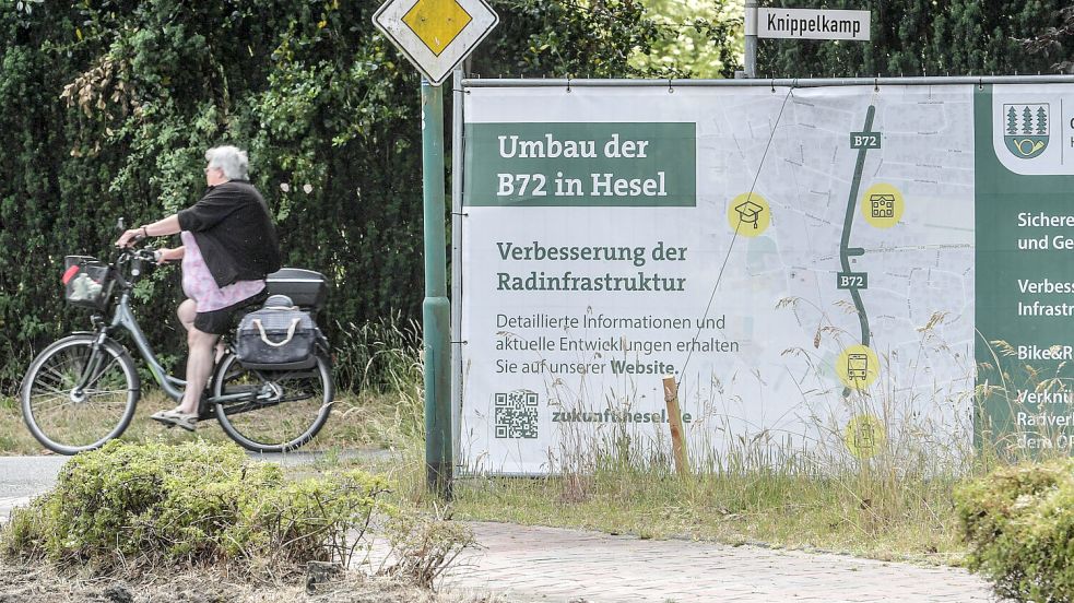 Die komplette Ortsdurchfahrt in Hesel soll umgestaltet werden. Das wird sich über den Sommer hinziehen. Foto: Ortgies/Archiv