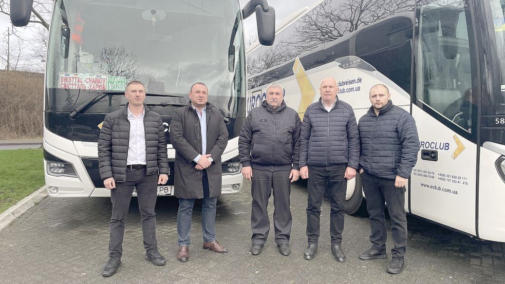 Nikolay Volovenko (v.l.), Adrian Melnik, Grigoriy Steponitza, Olexandr Mutel und Eduard Yamke fahren zwischen Krieg und Frieden. Foto: Marie Busse