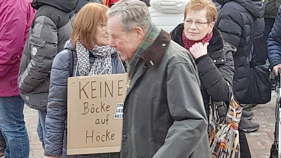 "Keine Böcke auf Höcke" hat diese Demonstrantin.
