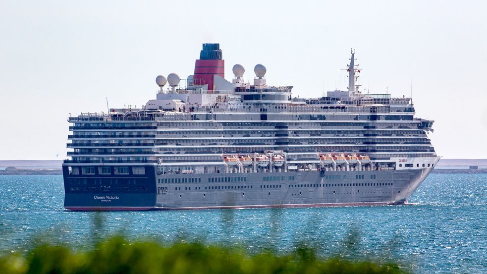 Auf dem britisch-amerikanischen Kreuzfahrtschiff „Queen Vitcoria“, das sich gerade auf Weltreise befindet, ist eine Magen-Darm-Erkrankung ausgebrochen. Foto: IMAGO/ZUMA Wire