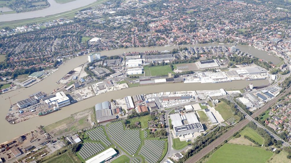 Zahlreiche Unternehmen befinden sich am Leeraner Hafen. Foto: Stadtwerke