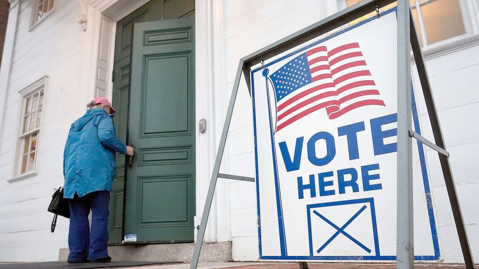 Ein Wahllokal in Kennebunk (Maine). Foto: Michael Dwyer/AP/dpa