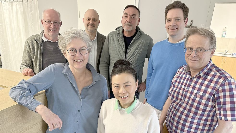 Fordern Rücksicht und nachhaltige Reformen: Dr. Herbert Kellermann, Dr. Robert Hayduk, Frank Zimmermann, Dr. Thorsten Pancratz und Dr. Burkhard Schute (hinten von links) sowie Dr. Annette Gründing (vorne links) und Dr. Senta Kim-Giesemann. Foto: Wimberg