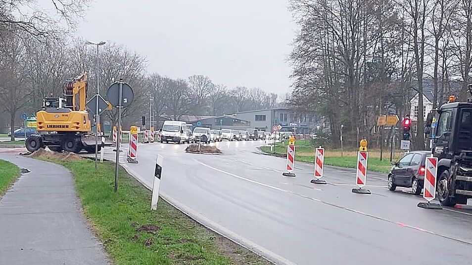 Auf der Kreuzung in Marienheilt wird zurzeit gearbeitet. Foto: Bunger