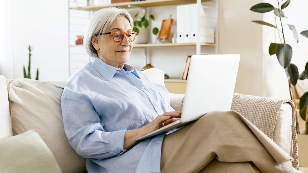 Trotz Ruhestand können Pensionäre weiter arbeiten. Foto: IMAGO/Westend61