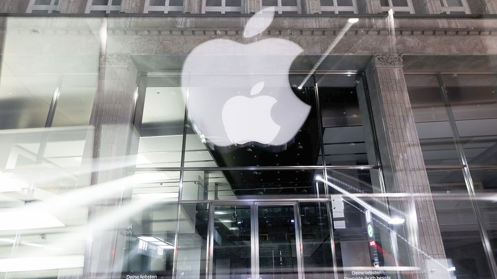 Apple reagiert auf die strikten Regeln des neuen EU-Gesetzes Digital Markets Act. Foto: Christian Charisius/dpa