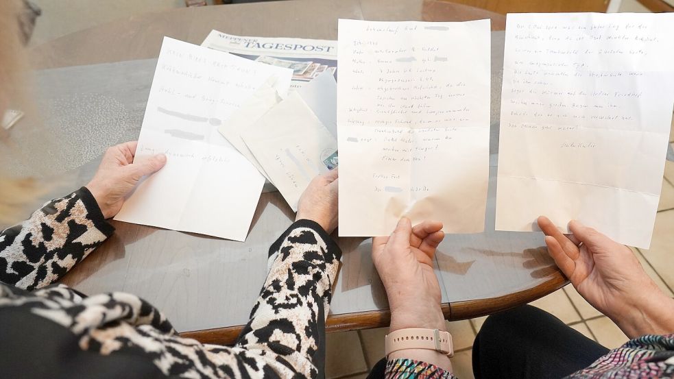 Eine 66- und eine 73-Jährige aus Holte-Lastrup im Emsland haben per Hand geschriebene Briefe erhalten, in denen verstorbene Verwandte verunglimpft werden. Beide haben Anzeige bei der Polizei erstattet. Fotos: Gonzalez-Tepper