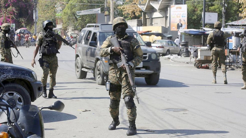 Die Situation in Haiti bleibt weiter angespannt. Foto: Odelyn Joseph/AP/dpa