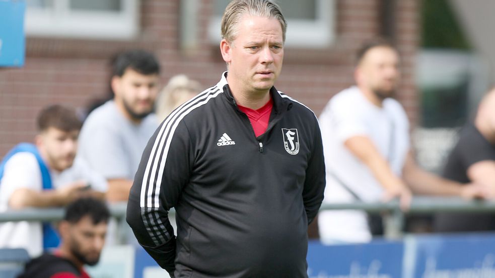 Tido Lienemann war seit März 2023 Trainer von Frisia Loga. Foto: Doden/Emden