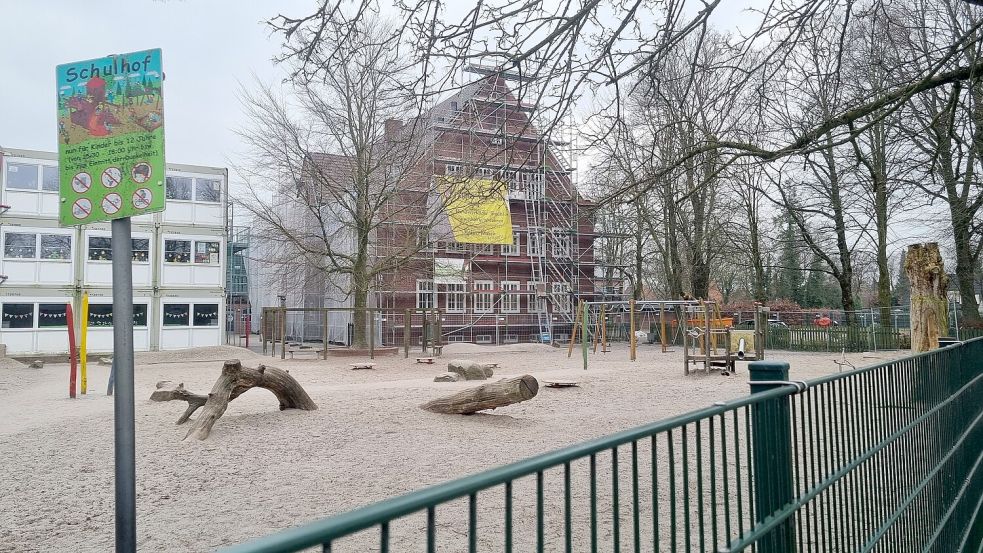 So sieht das Schulgelände von der Reimersstraße aus. Foto: Bothe