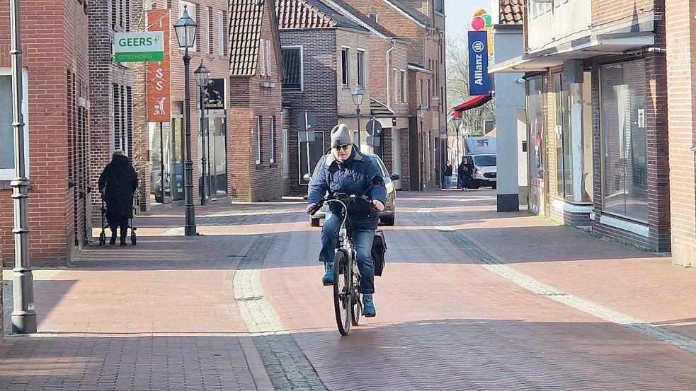 Wenn man genau hinsieht, entdeckt man, wie viele Läden und Dienstleistungsbetriebe sich schon in der Westerstraße angesiedelt haben. Foto: Gettkowski