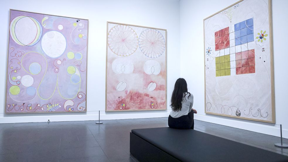 Ziemlich groß, aber auch wirklich gut? Gemälde aus der Serie „Die zehn Größten“ von Hilma af Klint in der Düsseldorfer Kunstsammlung Nordrhein-Westfalen. Foto: picture-alliance/dpa