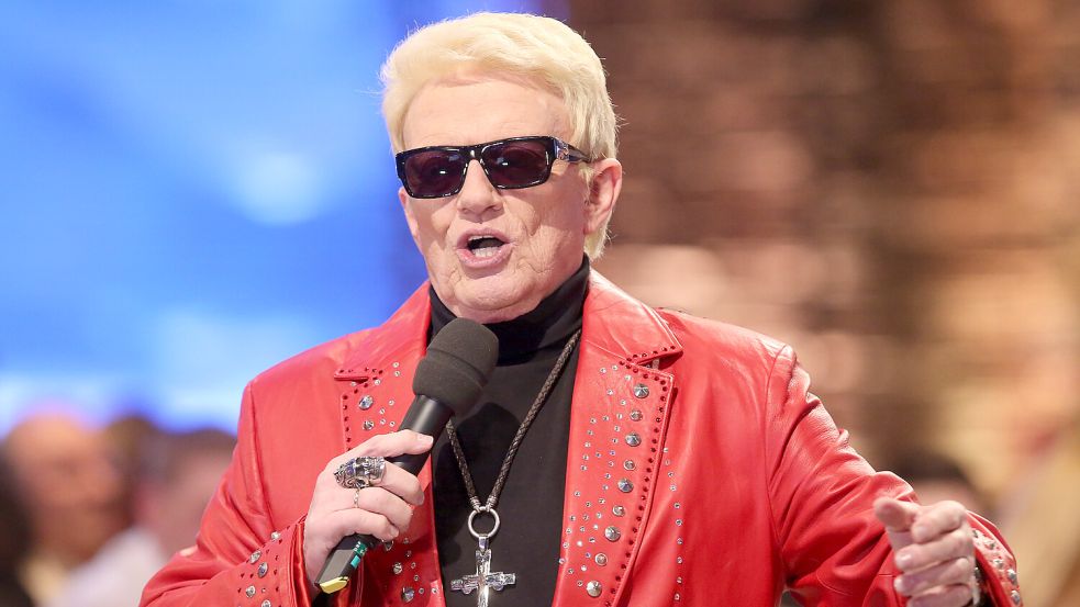 Heino tritt am 1. Juni 2024 in Ramsloh auf. In einem Linksextremen-Forum wird nun dazu aufgerufen, das Konzert zu stoppen. Archivfoto: Schnackow/DPA