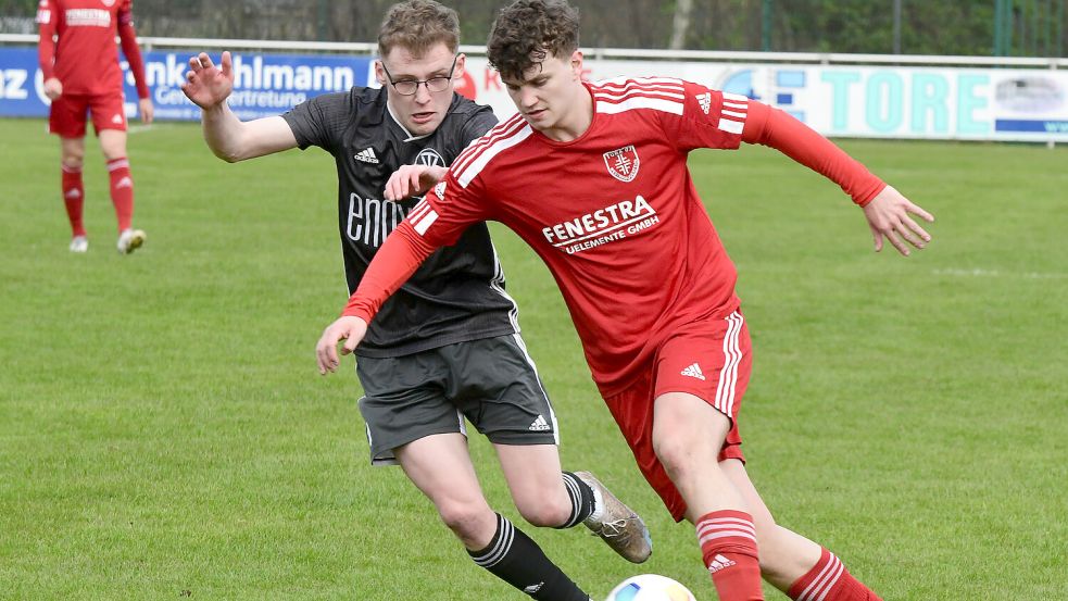 Timo Mansholt (rechts) ist hier im Duell mit Jannik Smit.