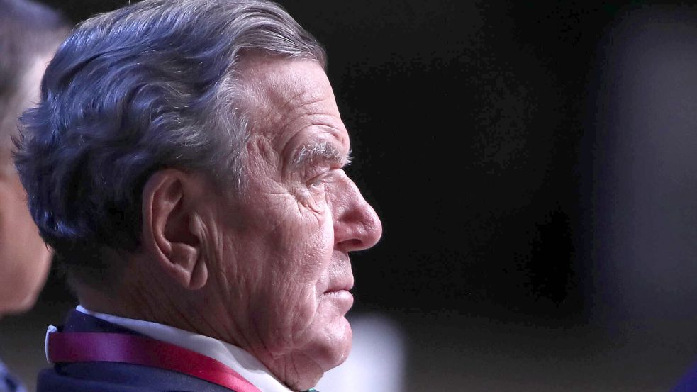 Hat enge Verbindungen zu Putins Russland: Der frühere Bundeskanzler Gerhard Schröder, hier im Jahr 2021 beim Wirtschaftsforum in St. Petersburg. Foto: IMAGO/Valery Sharifulin/TASS