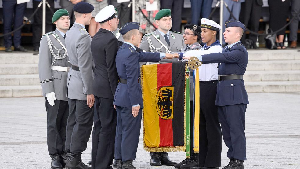Die Veteranen der Bundeswehr sollen einen nationalen Gedenktag bekommen. Foto: dpa/Bernd von Jutrczenka