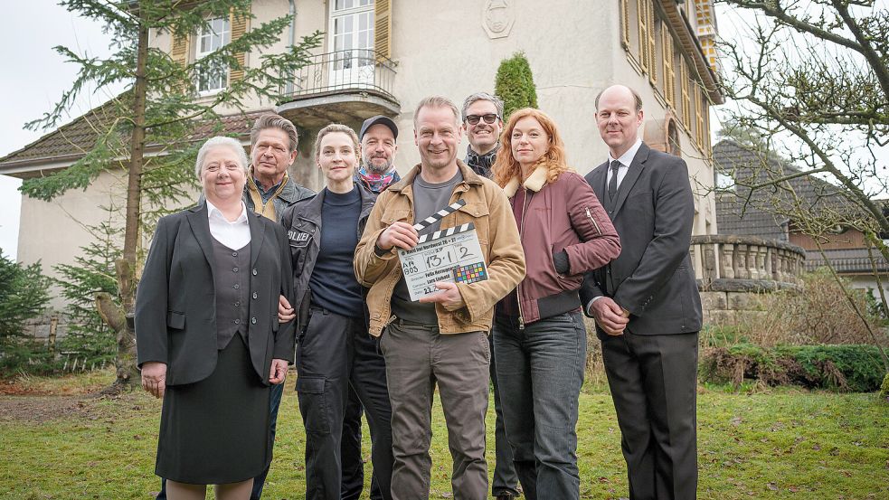 In der neuen Folge „Das Nolden Haus“ des TV-Krimis „Nord bei Nordwest“ dreht sich alles um einen vermeintlichen Geist in einer geheimnisvollen Villa. Foto: dpa/NDR/Gordon Timpen