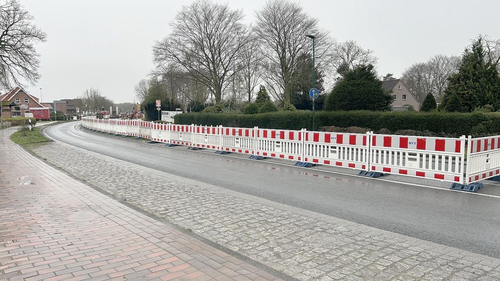 Die B 72 ist halbseitig gesperrt. Foto: Heinig
