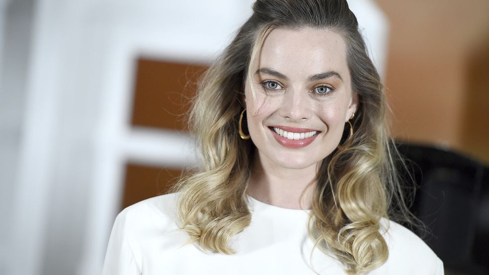 Schauspielerin und Produzentin Margot Robbie, bekannt aus dem „Barbie“-Film, soll an einer Verfilmung des Videospiel-Klassiker „Die Sims“ beteiligt sein. Foto: dpa/Invision/AP | Jordan Strauss
