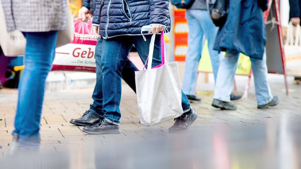 Einkaufen an den Feiertagen? In Tschechien könnten die Regelungen verwirren. Foto: Hauke-Christian Dittrich/dpa