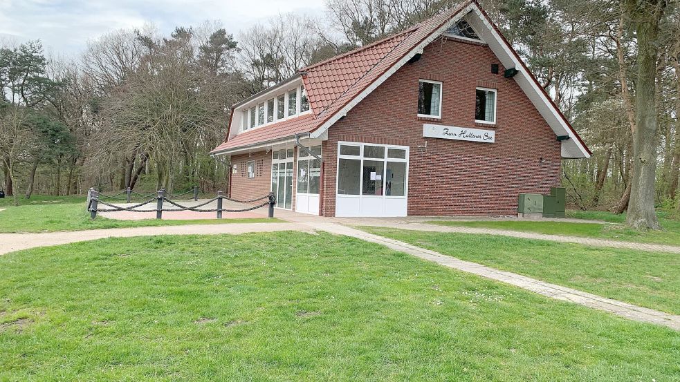 Das Gebäude mit Kiosk und Sanitäranlagen am Hollener See in Ramsloh wurde saniert. Nun steht die Wiedereröffnung kurz bevor. Foto: Kruse