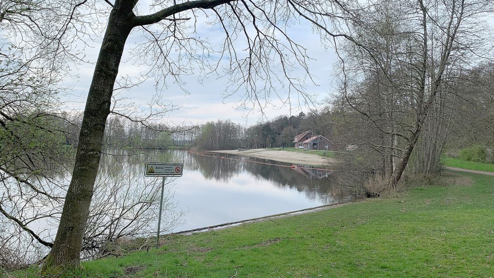 Der Hollener See ist einer von lediglich drei öffentlichen Badeseen im Landkreis Cloppenburg. Zur Badesaison 2024 gibt es dort auch wieder einen Kiosk. Foto: Kruse