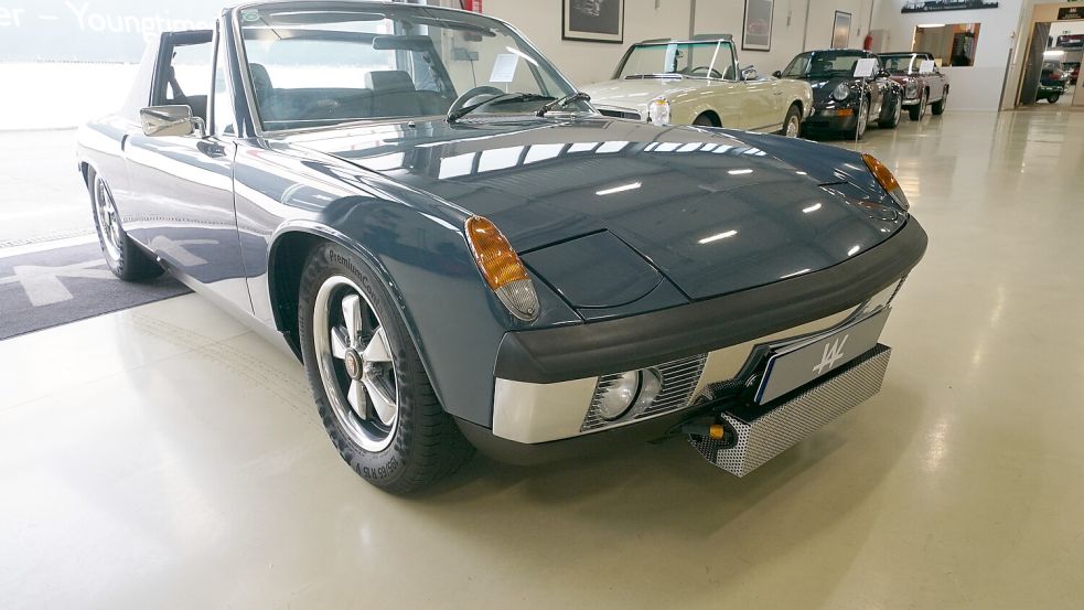 Herbert Grönemeyers Porsche 914/6 steht zum Verkauf. Er steht derzeit in einem Autohaus in Hamburg. Foto: Citynewstv