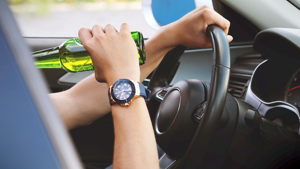 Alkohol wird zunehmend zum Problem im Straßenverkehr. Symbolfoto: Pixabay