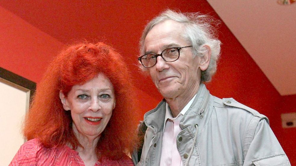 Die Verhüllungskünstler Christo und Jeanne-Claude im Jahr 2006. Foto: Friso Gentsch/dpa