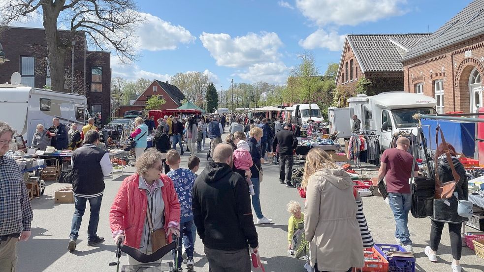 Auf dem Frühlingsflohmarkt ist einiges los. Foto: D. Ammermann