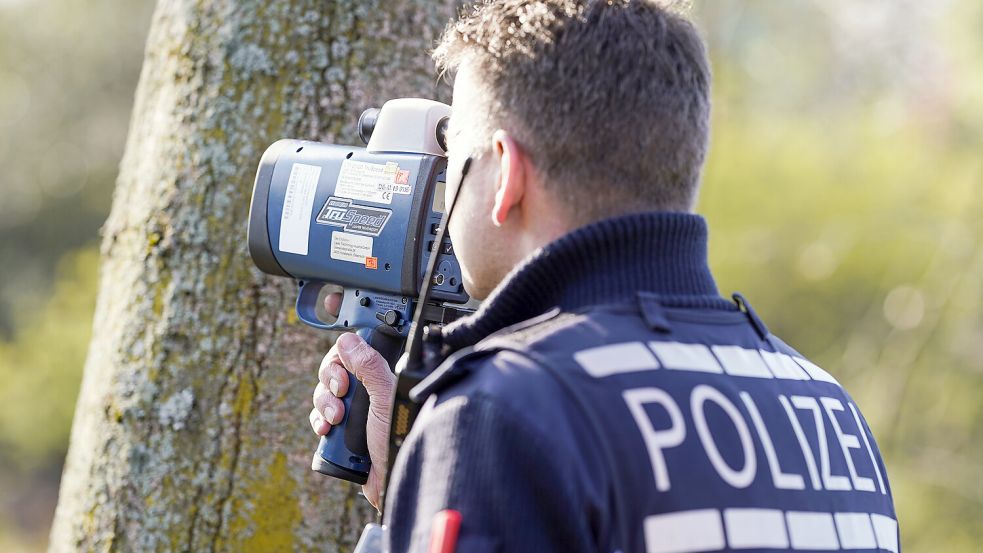 Im Rahmen des Blitzermarathons geht die Polizei gegen Raser vor. Foto: dpa/Uwe Anspach