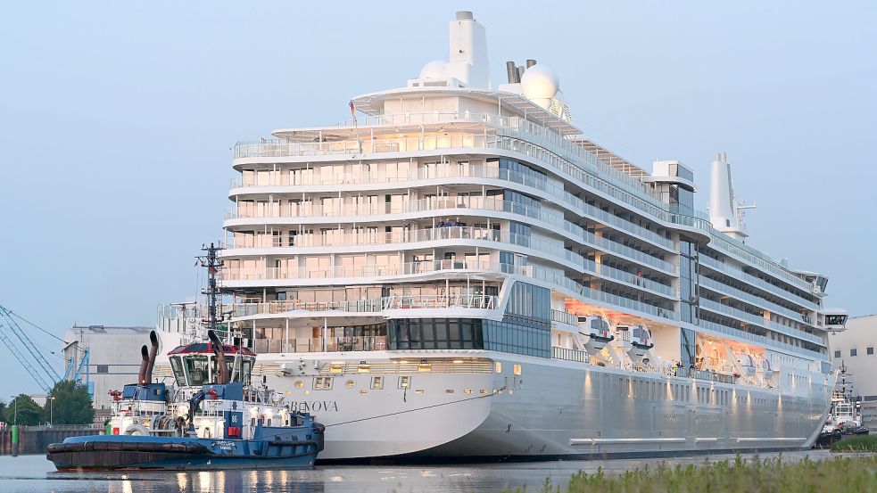 Im Juni letzten Jahres wurde die „Silver Nova“, das Schwesterschiff der „Silver Ray“ überführt. Lars Penning/dpa