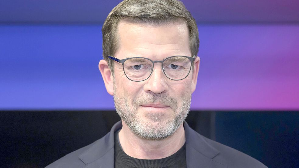 Karl-Theodor zu Guttenberg hatte zunächst Schwierigkeiten, sich mit seiner Erkrankung abzufinden. Foto: IMAGO/HMB-Media