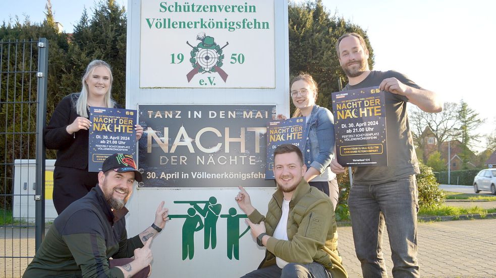 Der Schützenverein Völlenerkönigsfehn und der neue Festwirt Florian Sangen laden die Besucher zur „Nacht der Nächte“ am 30. April auf dem Schützenplatzgelände ein. Das Foto zeigt die Mitglieder des Festausschusses (oben, von links) Amke Bokelmann, Vanessa Stillbauer, Festwirt Florian Sangen sowie (knieend, von links) Markus und Marcel Davids. Fotos: Weers