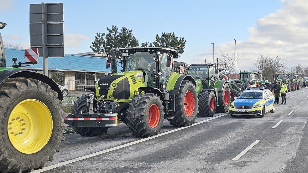 So wie hier in Hesel demonstrierten im Januar an vielen Orten in Ostfriesland die Landwirte. Foto: Stromann