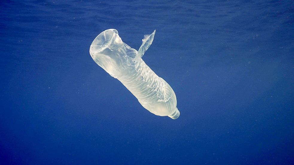 Plastik verschmutzt schon lange die Weltmeere. Doch wie lange hält es sich? Foto: IMAGO/imagebroker