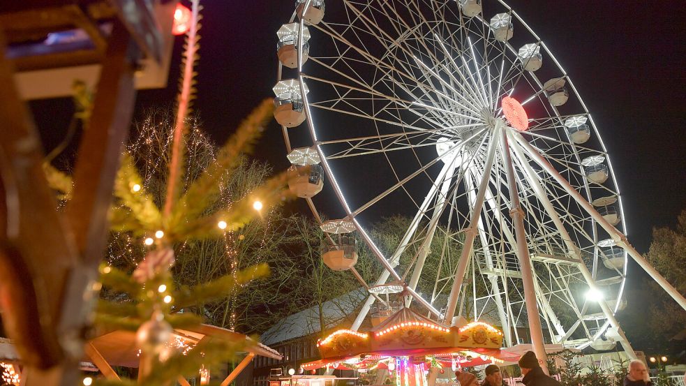 Ein Riesenrad war im vergangenen Jahr die Attraktion des Weihnachtsmarktes auf dem Ernst-Reuter-Platz. Foto: Ortgies/Archiv