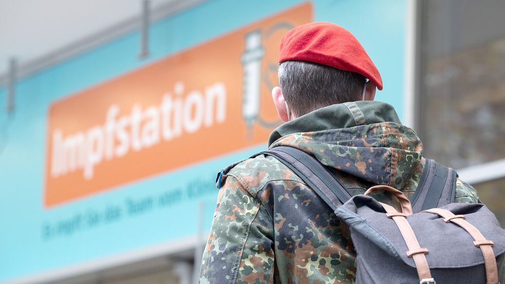 Wenn Soldaten sich nicht gegen Corona impfen lassen wollen, zählt das als Gehorsamsverweigerung. Foto: dpa/Marijan Murat