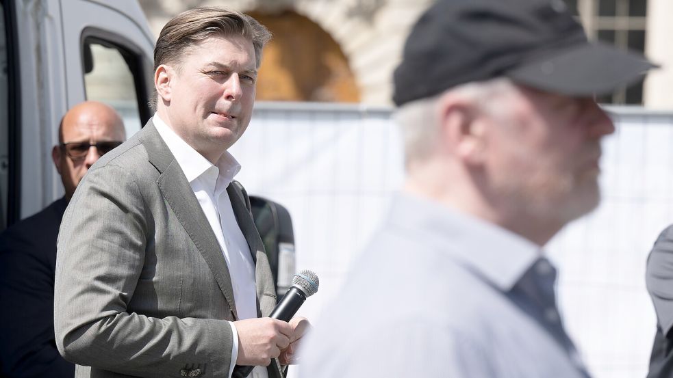 Nach der Festnahme eines Mitarbeiters im Zusammenhang mit möglicher China-Spionage tritt der AfD-Spitzenkandidat bei Wahlkampfveranstaltungen in Hessen nicht auf. Foto: dpa/Sebastian Kahnert
