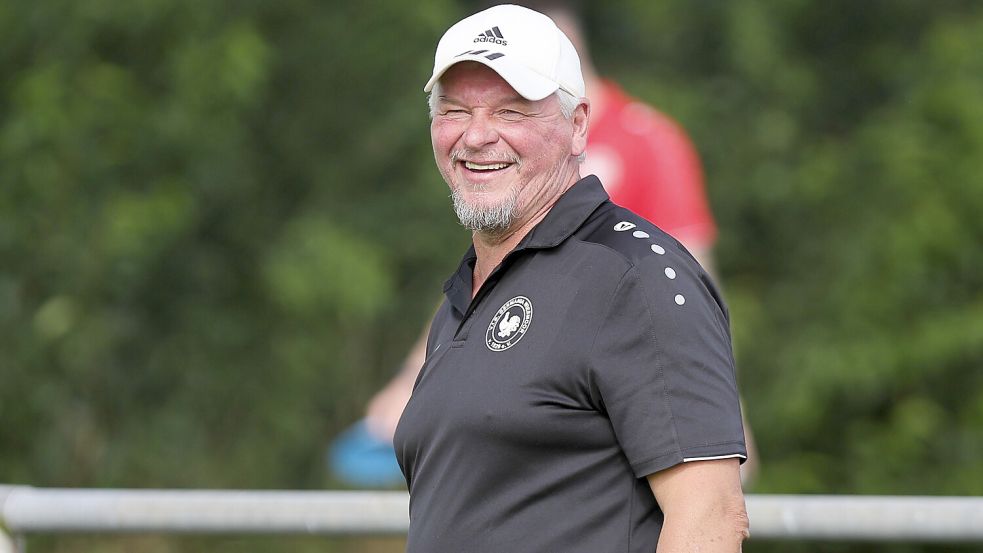 Wiesmoors Coach Jürgen Zimmermann konnte am Donnerstag wieder strahlen. Archivfoto: Doden, Emden