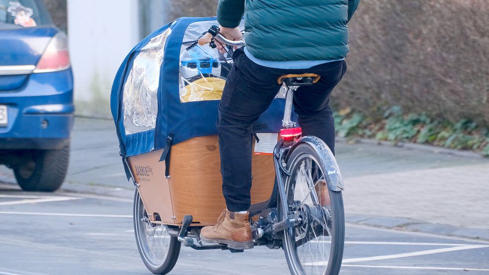 Mehrere Modelle der Lastenfahrräder von Babboe werden wegen möglichen Sicherheitsmängeln zurückgerufen. Foto: IMAGO/Michael Gstettenbauer