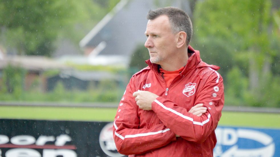 Ihrhoves Trainer Thomas Priet lobte sein Team. Foto: Weers