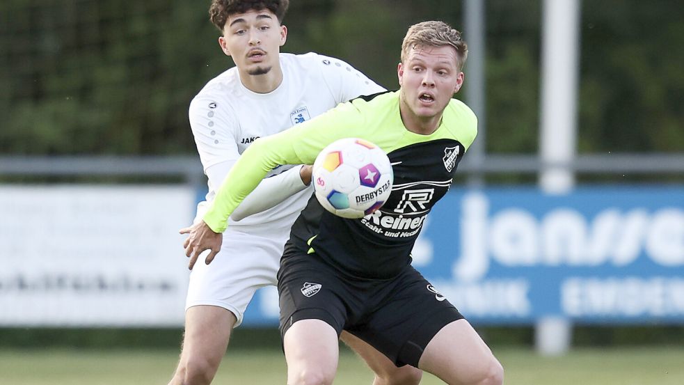 Lasse Härtel (rechts) erzielte schon in der 10. Minute das 1:0 für die Gastgeber. Foto: Doden/Emden