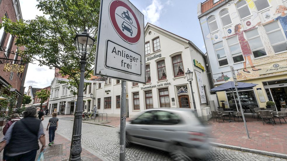 Die Brunnenstraße in Leer ist eine Fahrradstraße. Für Autos und Motorräder gilt „Anlieger frei“. Foto: Ortgies/Archiv
