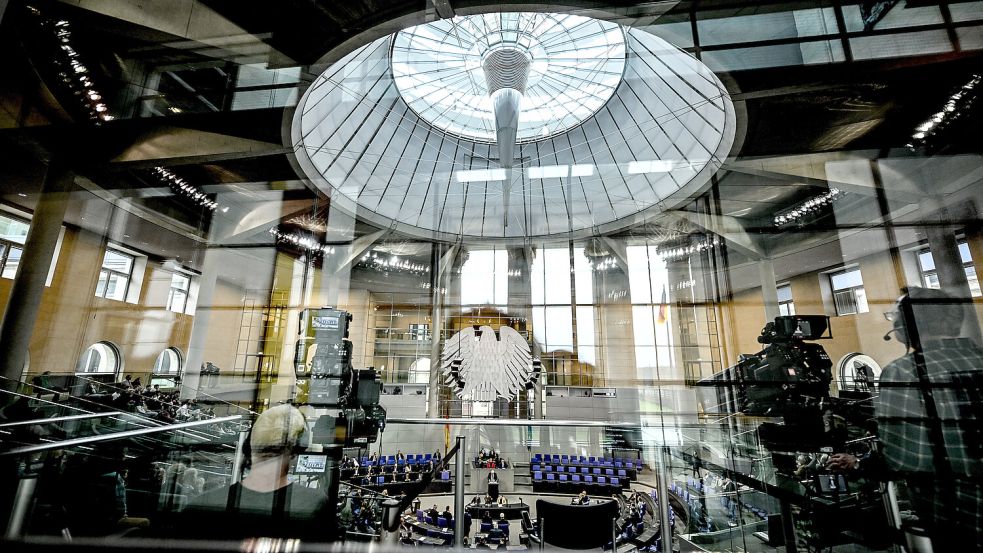 Die Abgeordneten des Deutschen Bundestages können sich über eine Diätenerhöhung freuen. Foto: dpa/Britta Pedersen