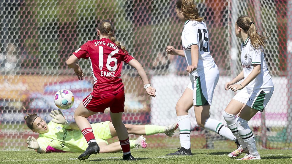 Auf viele Offensivaktionen hofft die SpVg Aurich, die in Mönchengladbach gewinnen muss, um ins Finale einzuziehen. Foto: Doden/Emden