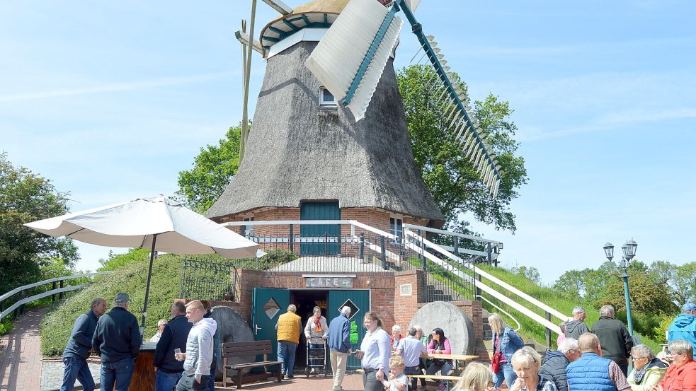 Am diesjährigen Deutschen Mühlentag am Pfingstmontag, 20. Mai 2024, beteiligen sich auch wieder zahlreiche Mühlen aus der Region. Das Foto zeigt die Mühle in Burlage. Foto: Weers/Archiv